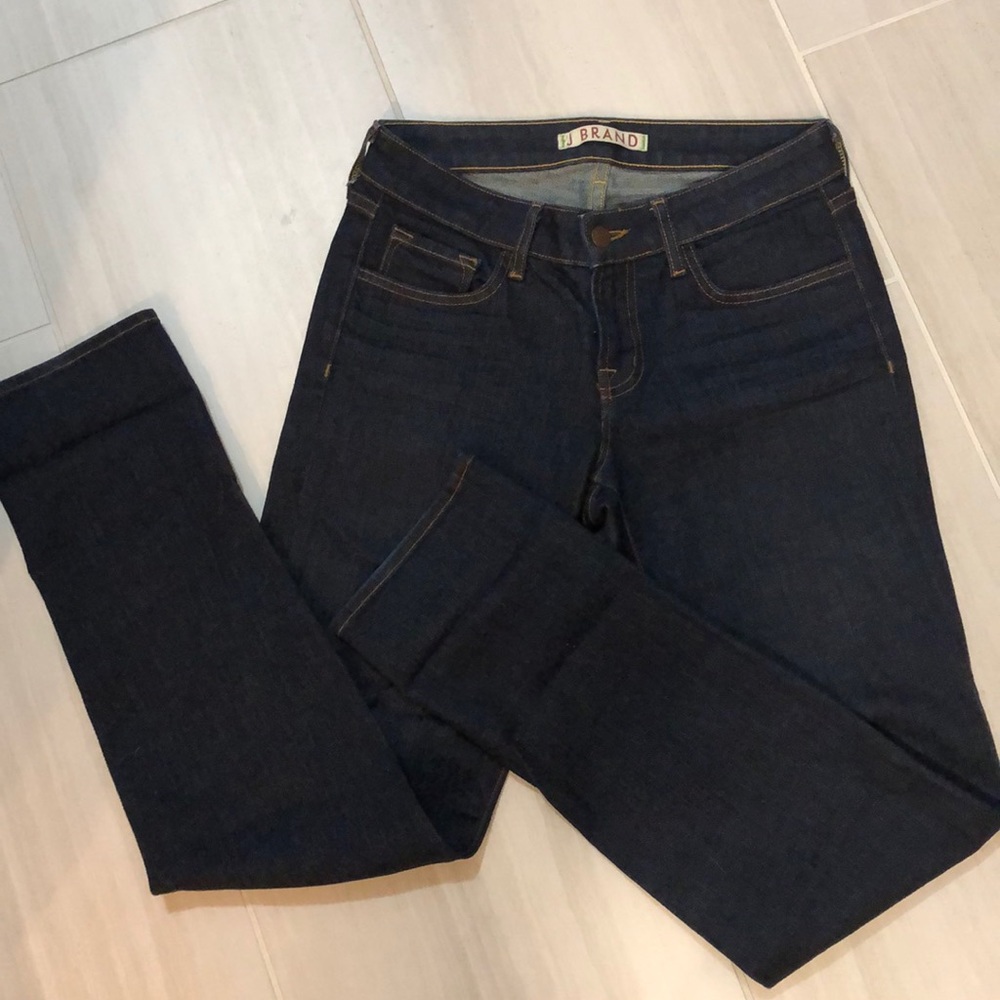 J Brand straight leg jeans in excellent condition!